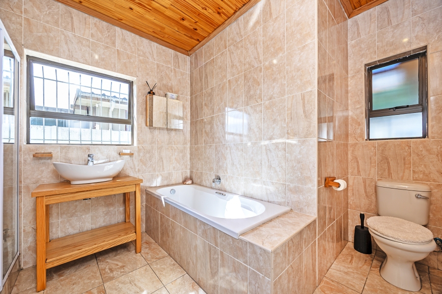 3 Bedroom Property for Sale in Windsor Park Estate Western Cape